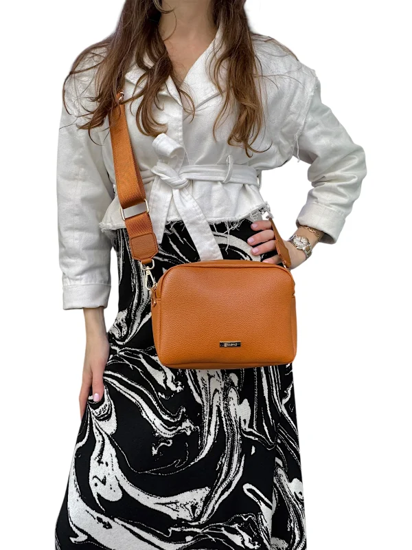Iris Camel  | Sac'ré