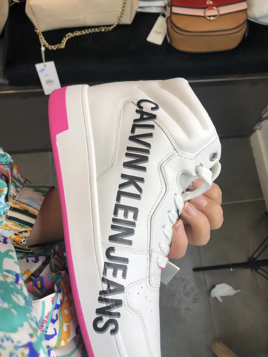 Bas  | Astra boutique 