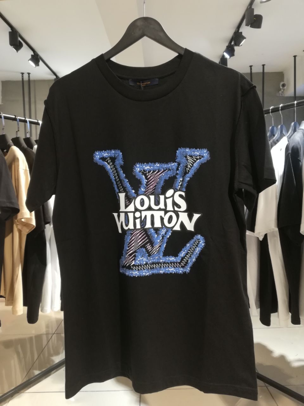 Louis Vuitton T-Shirt Black | MASSIMOLUXURYOUTLET