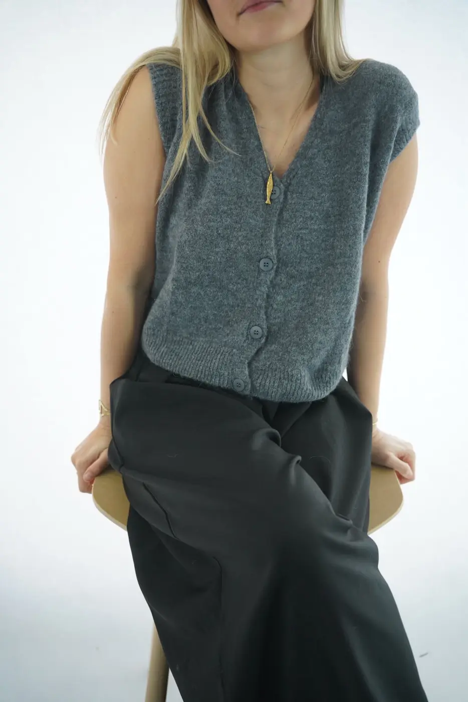 V-Neck Wool Buttoned Vest | Salsa Color