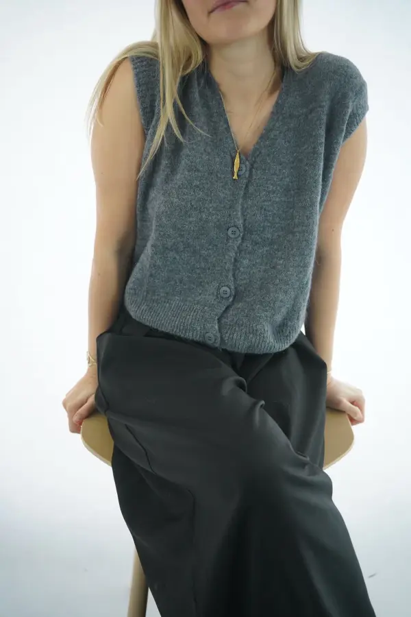 V-Neck Wool Buttoned Vest | Salsa Color