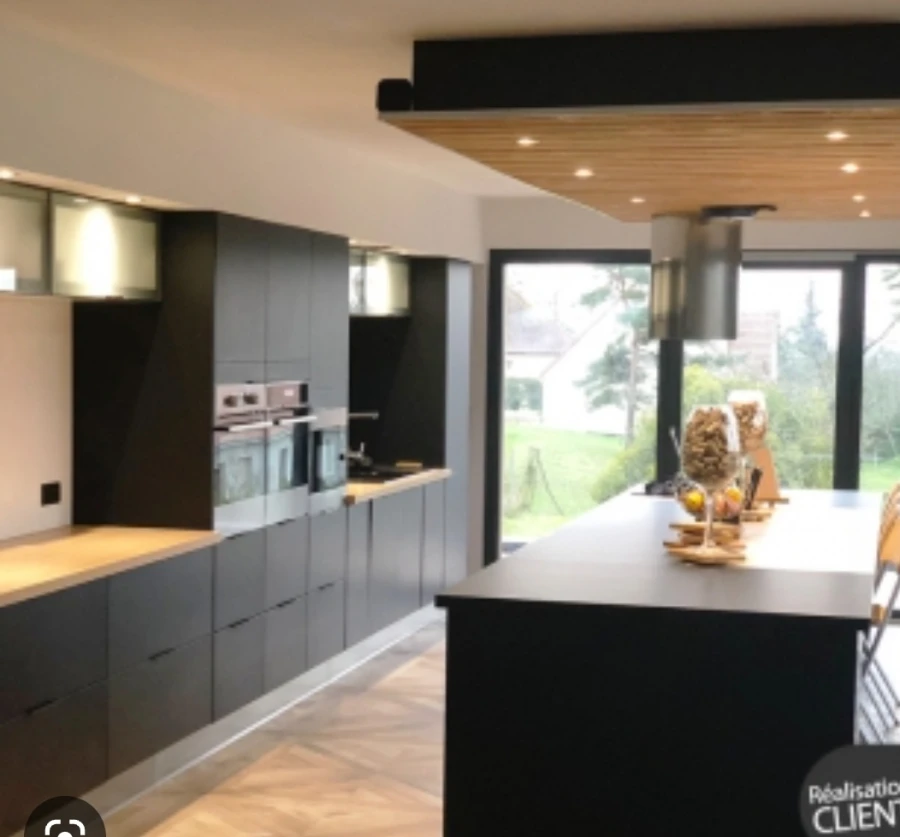 Cuisine noir matte sur mesure | MULTI-AFFAIRES
