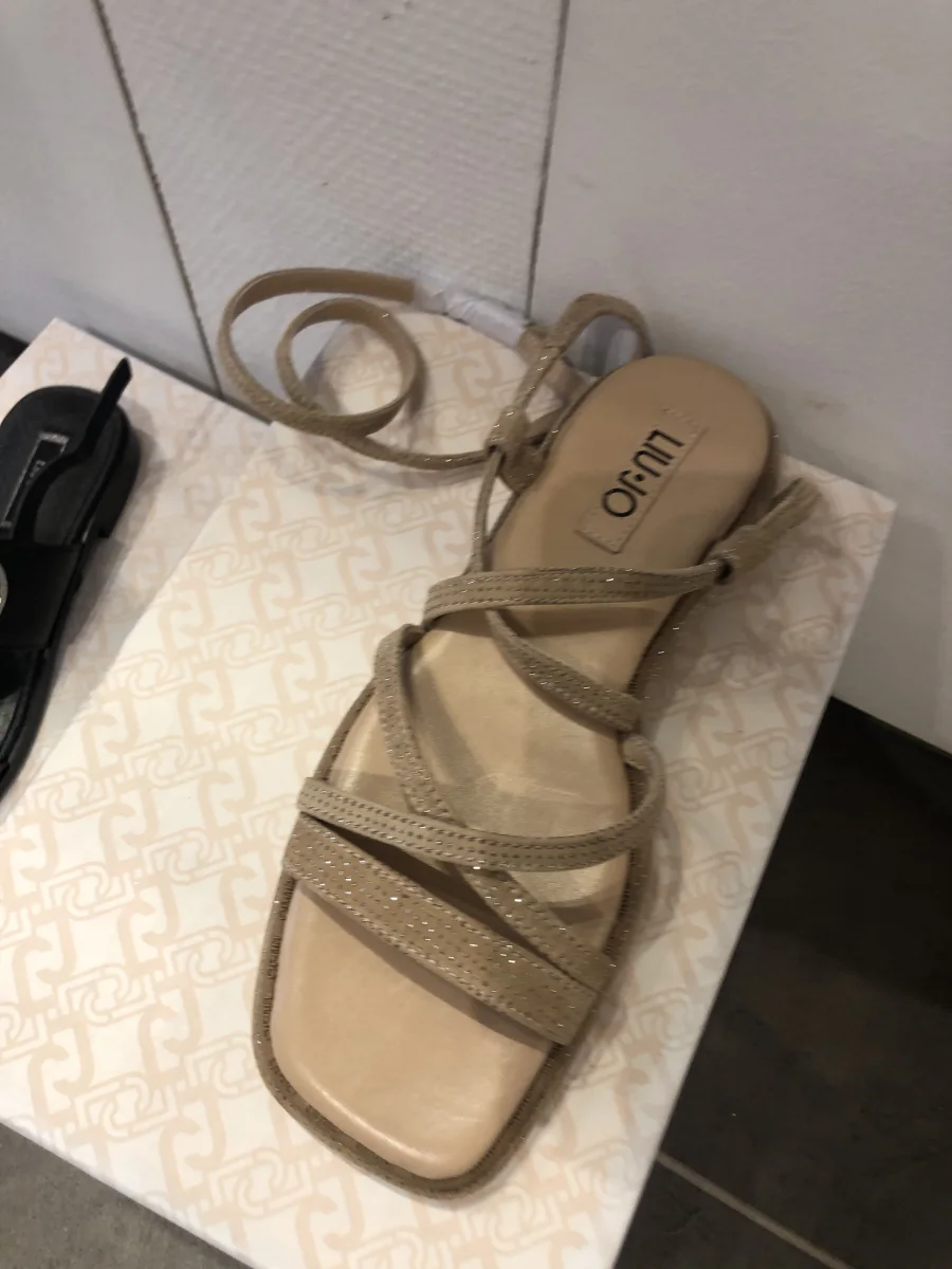 sand 40 | Astra boutique 