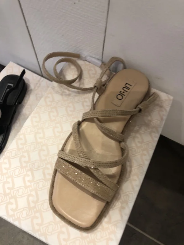 sand 40 | Astra boutique 