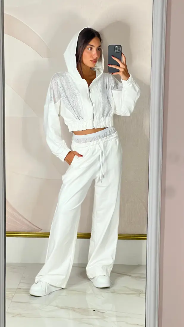 Coordinato Sporty Chic con Dettagli Brillanti | ELIS MODA