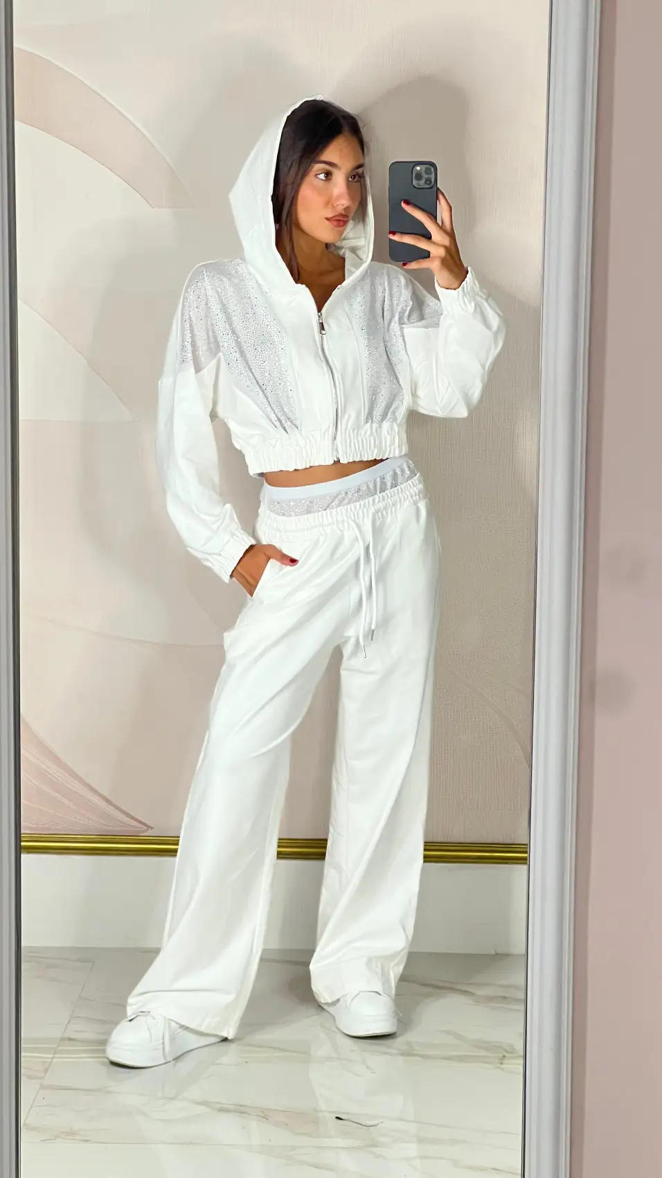 Coordinato Sporty Chic con Dettagli Brillanti | ELIS MODA