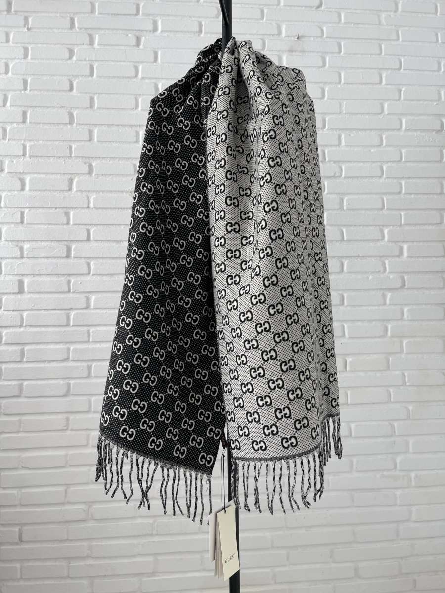 Gucci Scarves Black Double face GG Unisex | 