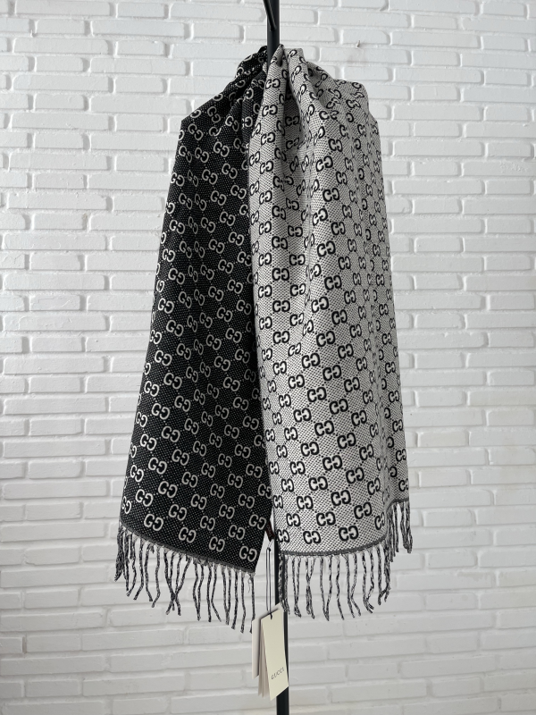 Gucci Scarves Black Double face GG Unisex | 