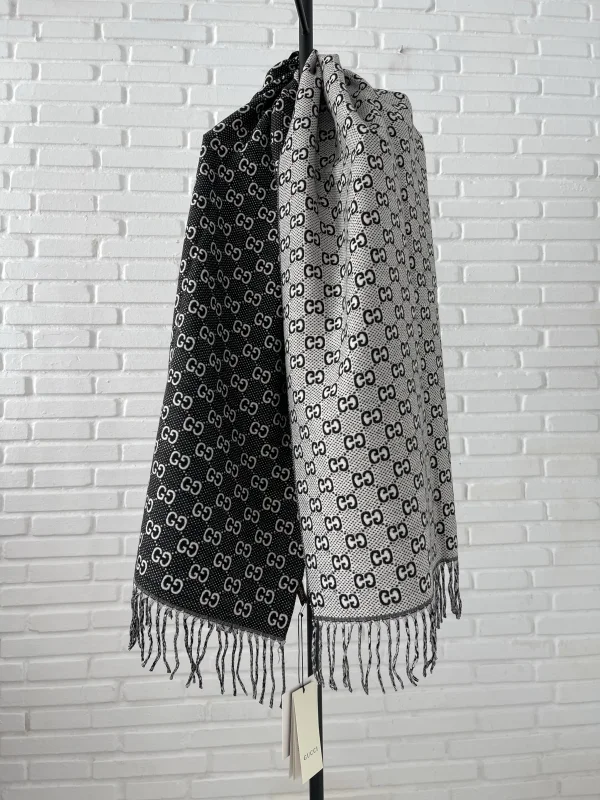 Gucci Scarves Black Double face GG Unisex | MASSIMOLUXURYOUTLET