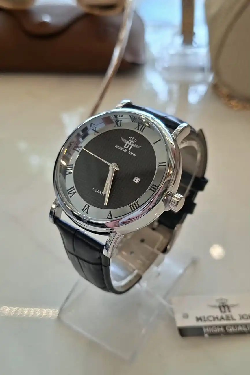 Relógio Michael Jonh Black & Silver Fundo preto  | definne