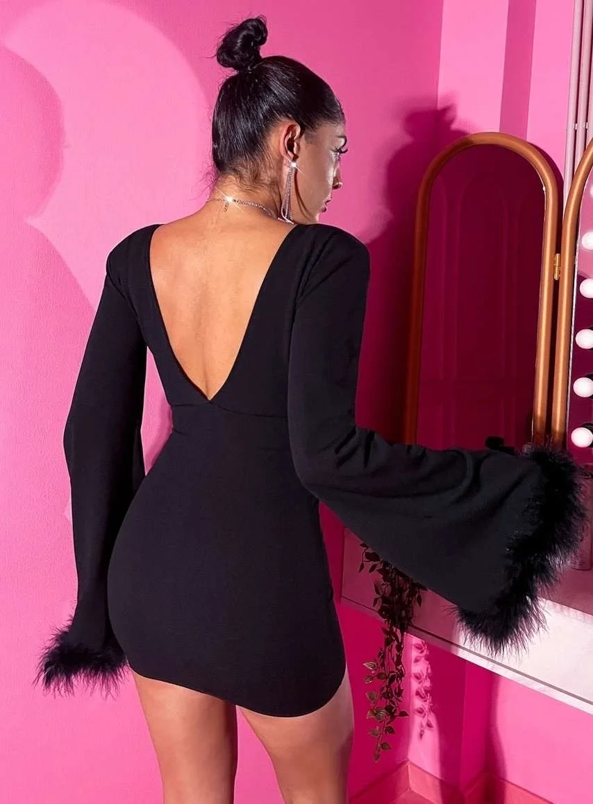 Vestido corto manga campana pluma | New Secret