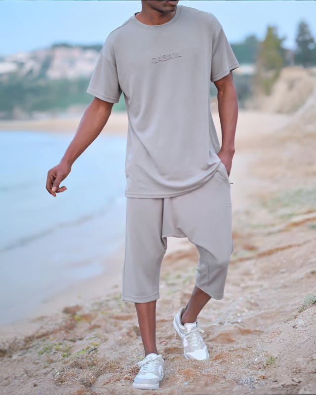 ENSEMBLE OVERSIZED GRIS – QABA’IL S25 | AMCOSMETIK