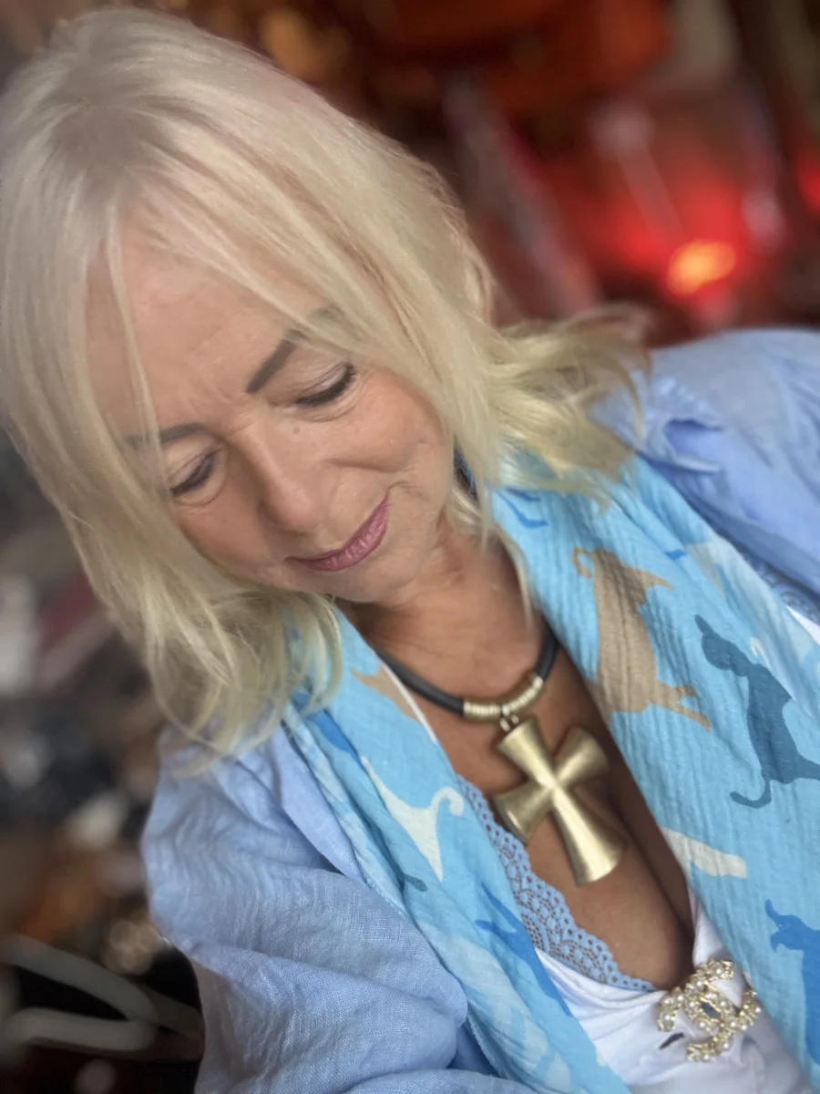 CROSS NECKLACE | TRUE QUEEN SWDN